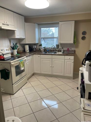 309 Arnold Ave, Babylon NY  11704-6919 exterior