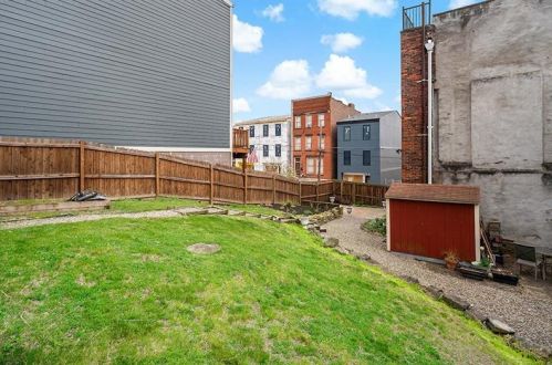 220 Alpine Ave, Pittsburgh PA 15212-4020 exterior