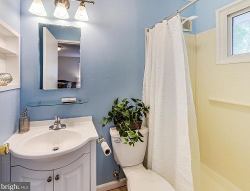 3200 Kayson St, Silver Spring MD 20906-3942 exterior