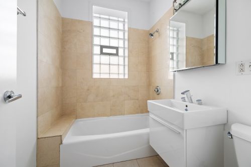 964 Cuyler Ave, Chicago IL  60613-3293 exterior