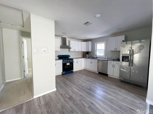 112 Trento St, Iselin NJ  08830-1465 exterior