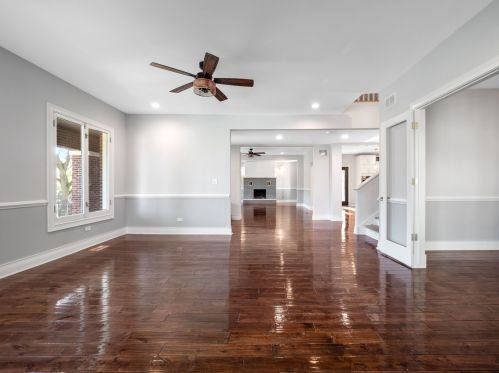 2048 Pratt Blvd, Chicago IL  60645-4981 exterior