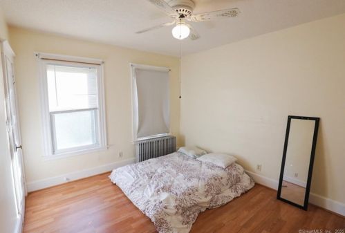 323 Oak St, New Britain CT 06051-1213 exterior