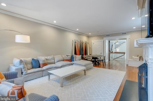 2101 Delancey St, Philadelphia PA 19103-6408 exterior