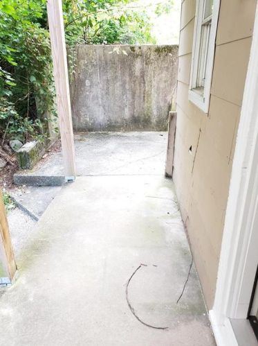 301 1st St, Slatington PA 18080-1808 exterior