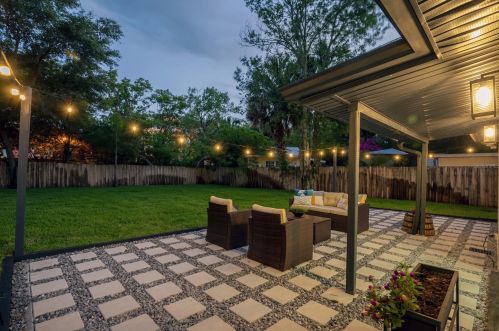 3912 Bay View Ave, Tampa FL  33611-1234 exterior