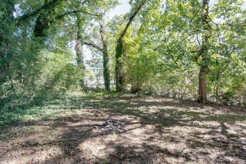 1221 Campbellton Pl, Atlanta GA  30310-4050 exterior