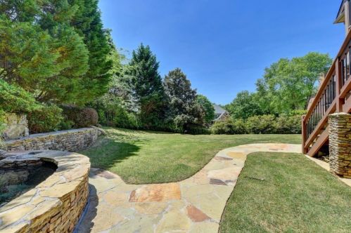 4075 Meadow Gate Dr, Atlanta, GA 30350-6616