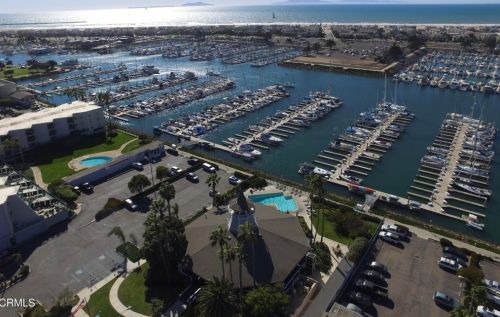 3101 Peninsula Rd, Oxnard CA  93035-4202 exterior