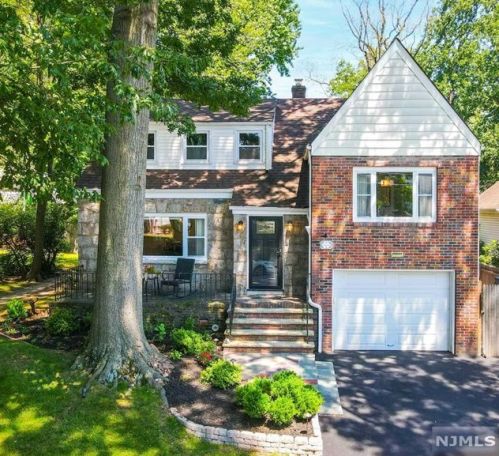 99 Forest Ave, Teaneck, NJ 07666-5847