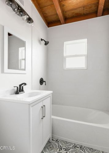 974 Orange Dr, Oxnard CA  93036-1834 exterior