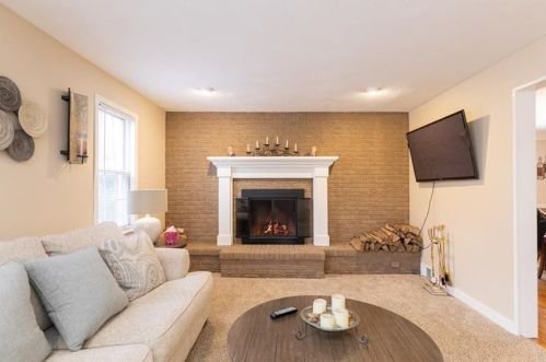 138 Sunset Dr, Pittsburgh PA 15228-2550 exterior