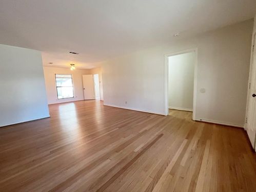 9412 Forest Hills Blvd, Dallas TX  75218 exterior