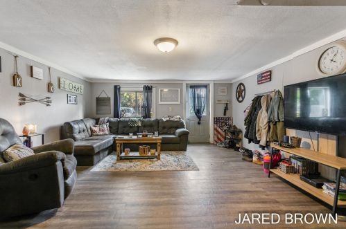 3650 Dangl Rd, Meskegon MI 49444-9715 exterior