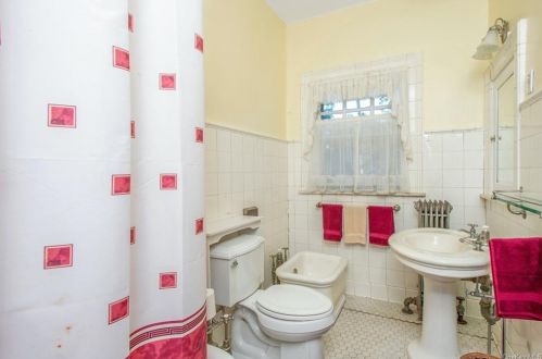 330 Columbus Ave, Mount Vernon NY 10550-4713 exterior