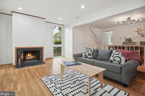 862 New Mark Esplanade, Rockville MD 20850-2736 exterior