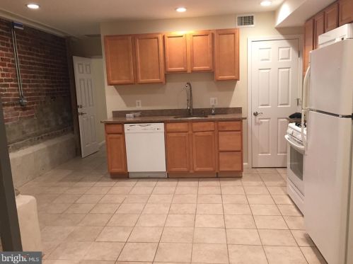 1736 U St, Washington DC  20020-4269 exterior