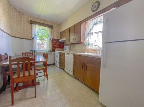 25 Edgar St, Poughkeepsie NY 12603-2702 exterior