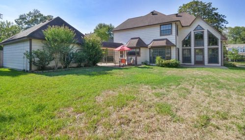 5222 Mnr Gln Dr, Humble TX exterior