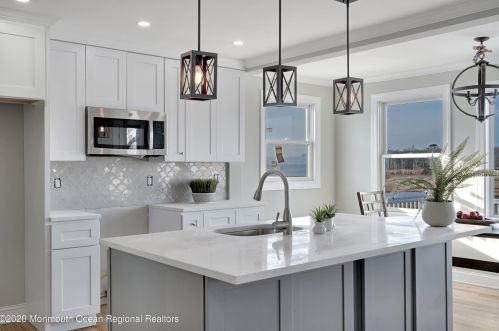 220 Bay Dr, Berkeley Township NJ 08721-3119 exterior