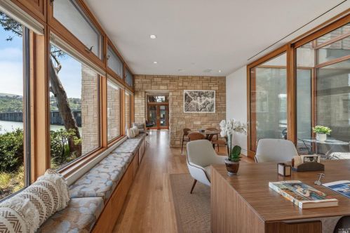 2 De Silva Is Dr, Mill Valley CA 94941-3004 exterior