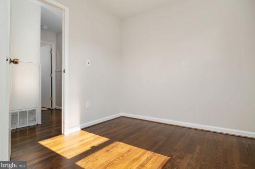 1320 Meadowvale Rd, Glen Burnie MD 21060-7017 exterior