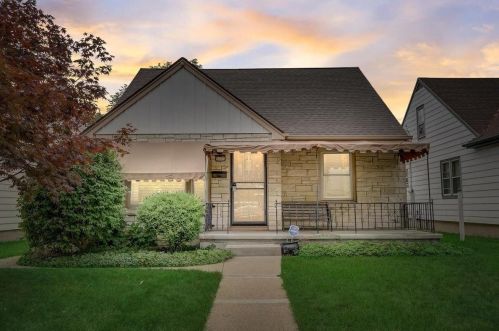 7075 Beckett Ave, Milwaukee, WI 53216-2047