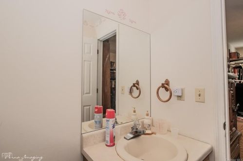 24 Jimal Dr, Middletown NY 10940-3650 exterior