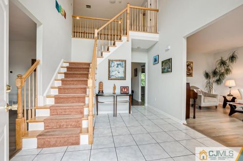 16 Sonia Ct, Edison NJ 08820-4443 exterior