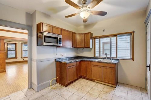 1109 73 St, Milwaukee WI 53214-3129 exterior