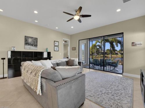 1641 Serrano Cir, Naples FL 34105-4953 exterior