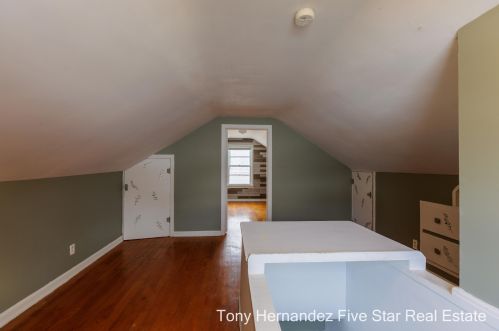 977 Southern Ave, Meskegon MI  49441-2236 exterior