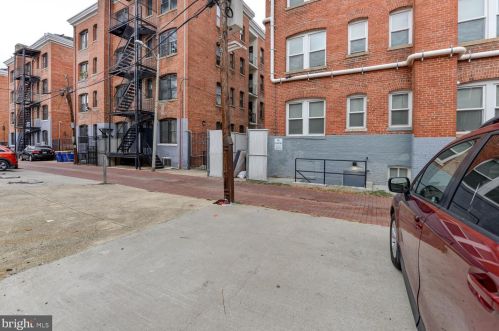 1431 Corcoran St, Washington DC  20009-4196 exterior