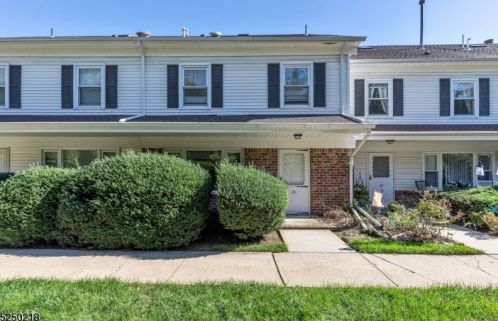 25 Wareham Ct, Scotch Plains NJ 07076-3138 exterior