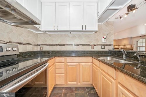 17531 Applewood Pl, Rockville MD 20855-1559 exterior