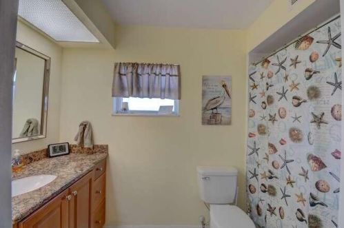 304 Bay St, Fort Pierce FL 34952-1317 exterior