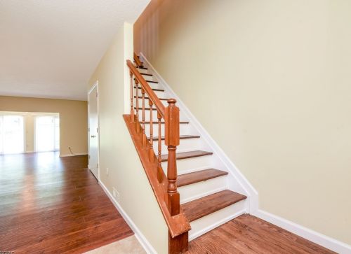 1307 Doolittle Dr, Bridgewater, NJ 08807-3506