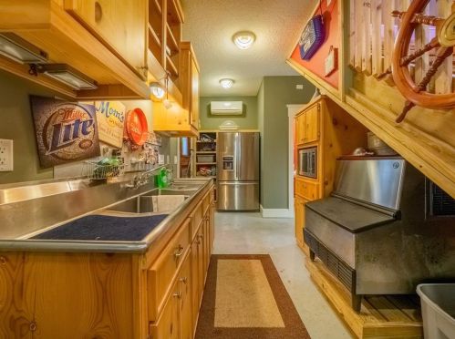 11 Lakeview Dr, Huntsville TX 77320-0247 exterior