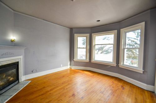 2815 11th St, Milwaukee, WI 53206-3261