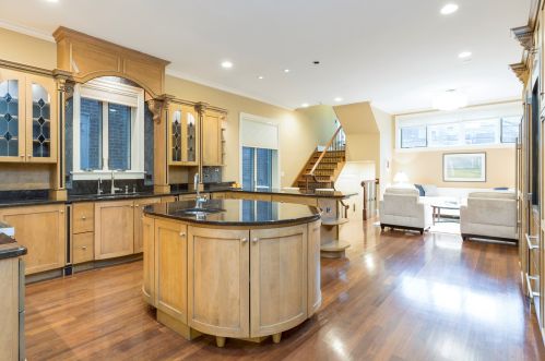 836 Miller St, Chicago IL  60607-4207 exterior