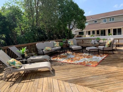 58 Vly Grn Dr, Valley Stream NY 11581-3635 exterior