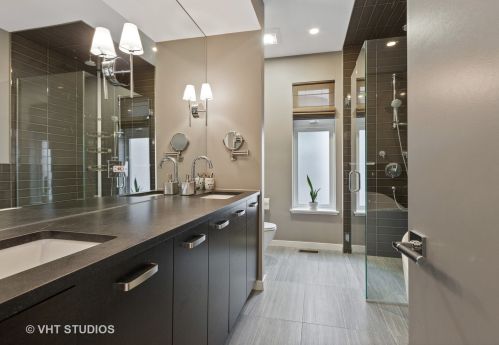 2237 Erie St, Chicago IL 60644-1714 exterior