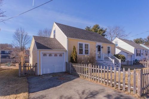 44 Aberdeen Ave, Peabody, MA 01960-6310