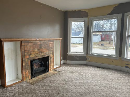 22 Isabella Ave, Meskegon, MI 49442-3316