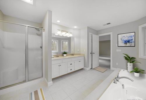 10 Azalea Ln, Ellington CT  06029-3063 exterior