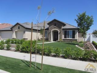 3012 Oakley St, Bakersfield, CA 93311-9560