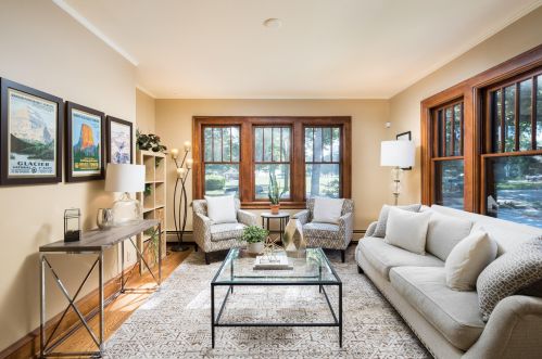 5925 Lk Dr, Milwaukee WI 53217-4629 exterior