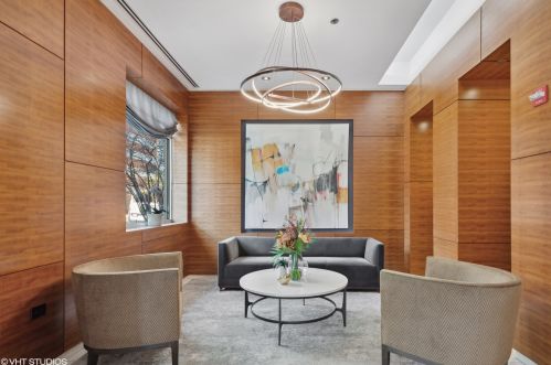 1629 Prairie Ave, Chicago IL 60616-4403 exterior