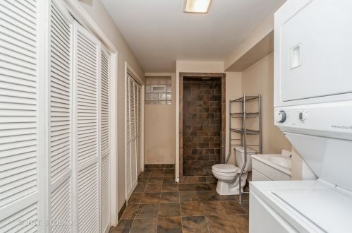 4853 Central Ave, Chicago IL  60638-1532 exterior