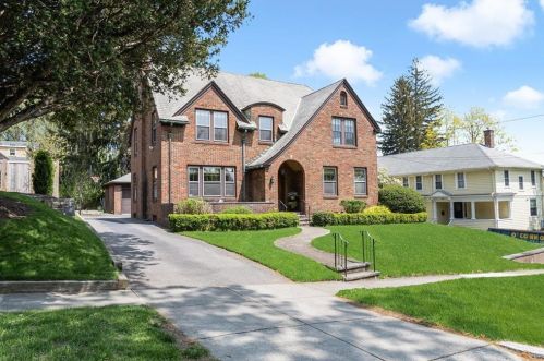 74 Hazard Ave, Providence, RI 02906-3308